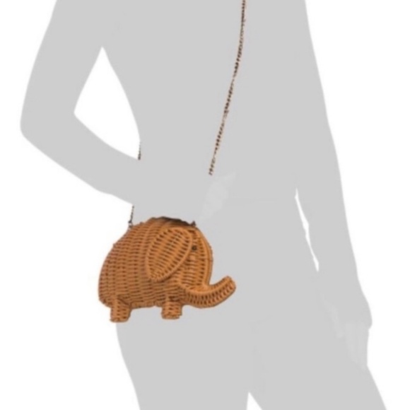 NWT Tommy Bahama Tan Elephant-Shaped Rattan Wicker Woven Bag with Gold Chain - Picture 3 of 5